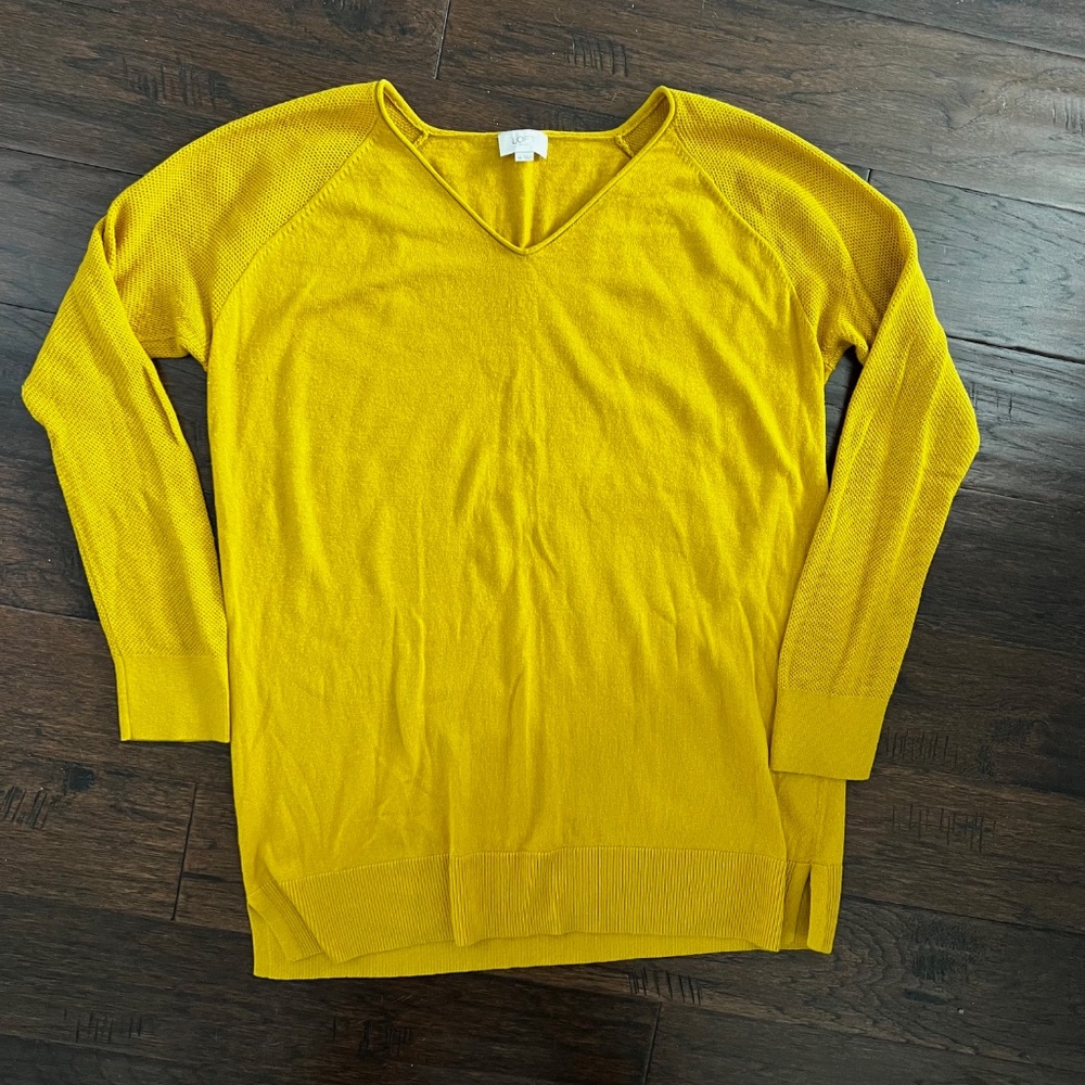 Super soft & cozy lightweight LOFT Outlet sweater. Size XL. Mustard yellow color